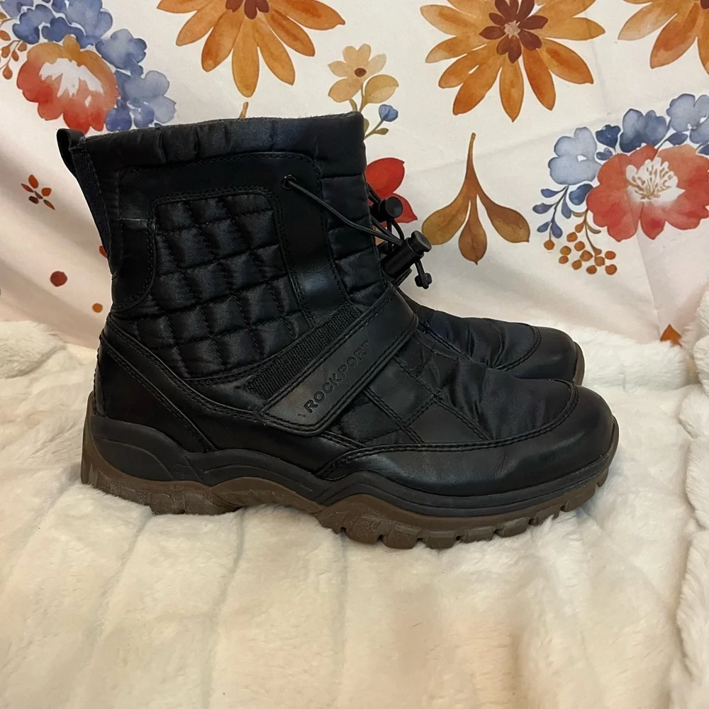 Rockport Women’s 9 Black Quilted Waterproof Fabric Winter Spring Snow Boots Fall